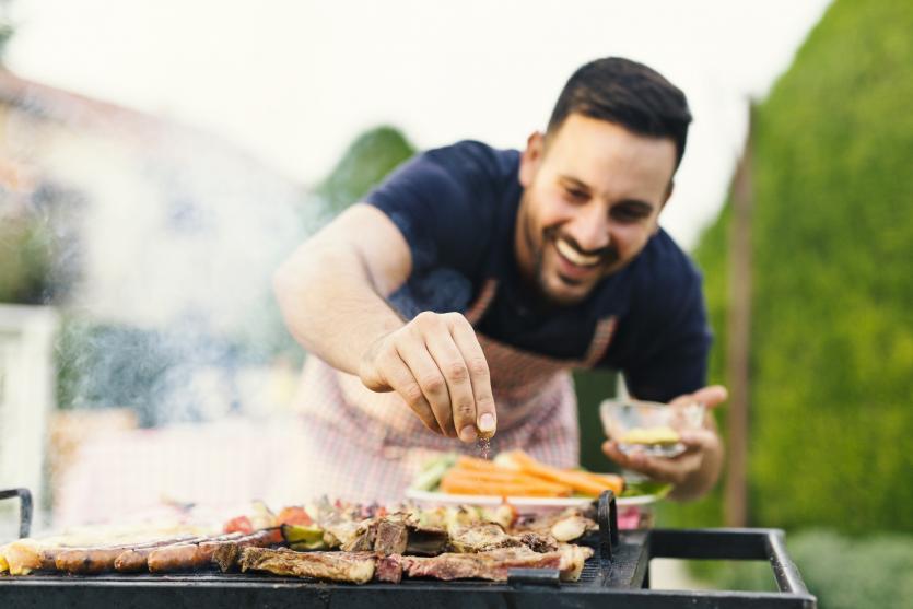 Erkély, kiskert, kert, balkon, DIY, barkácsolás, grill, csináld magad