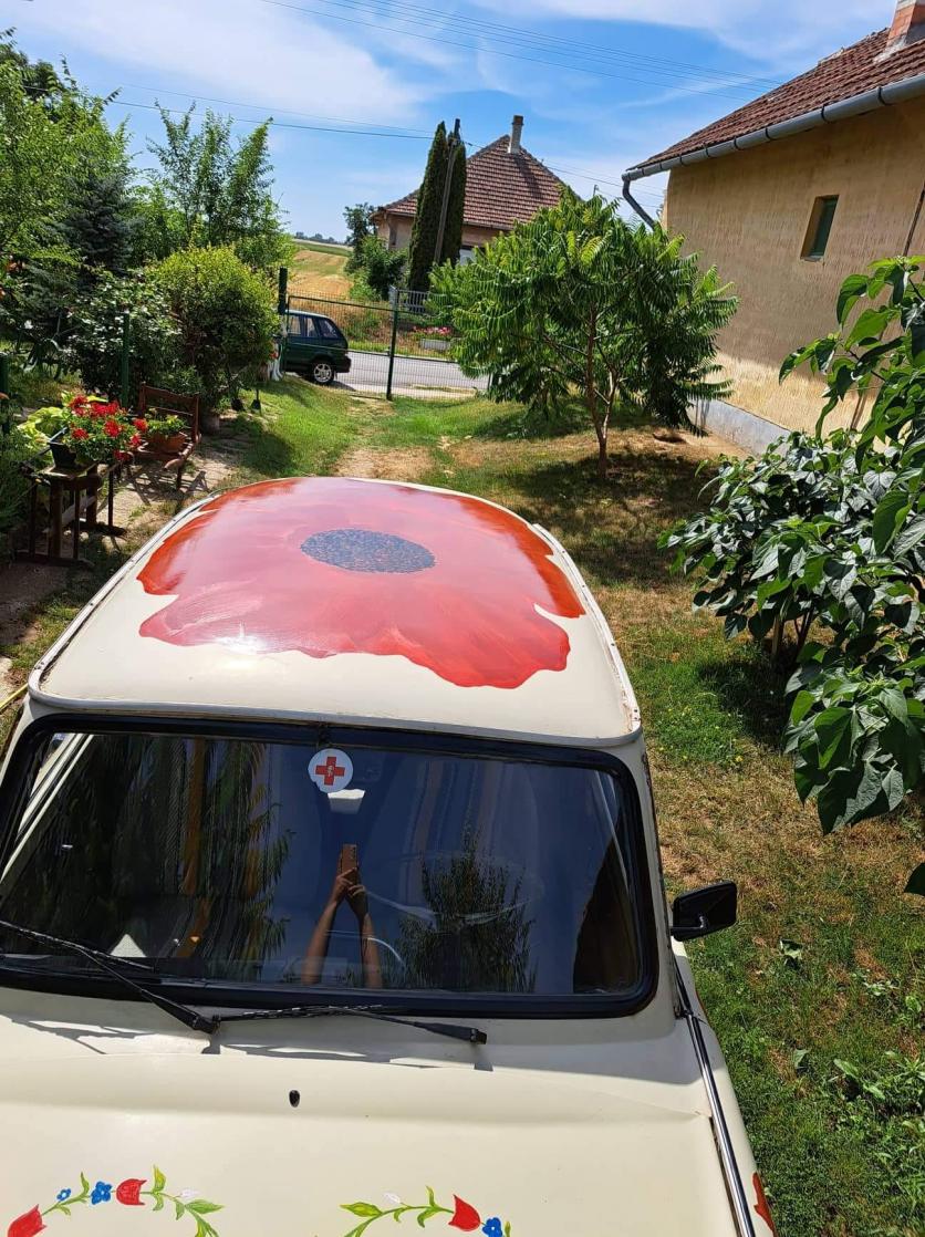 pipacsos Trabant